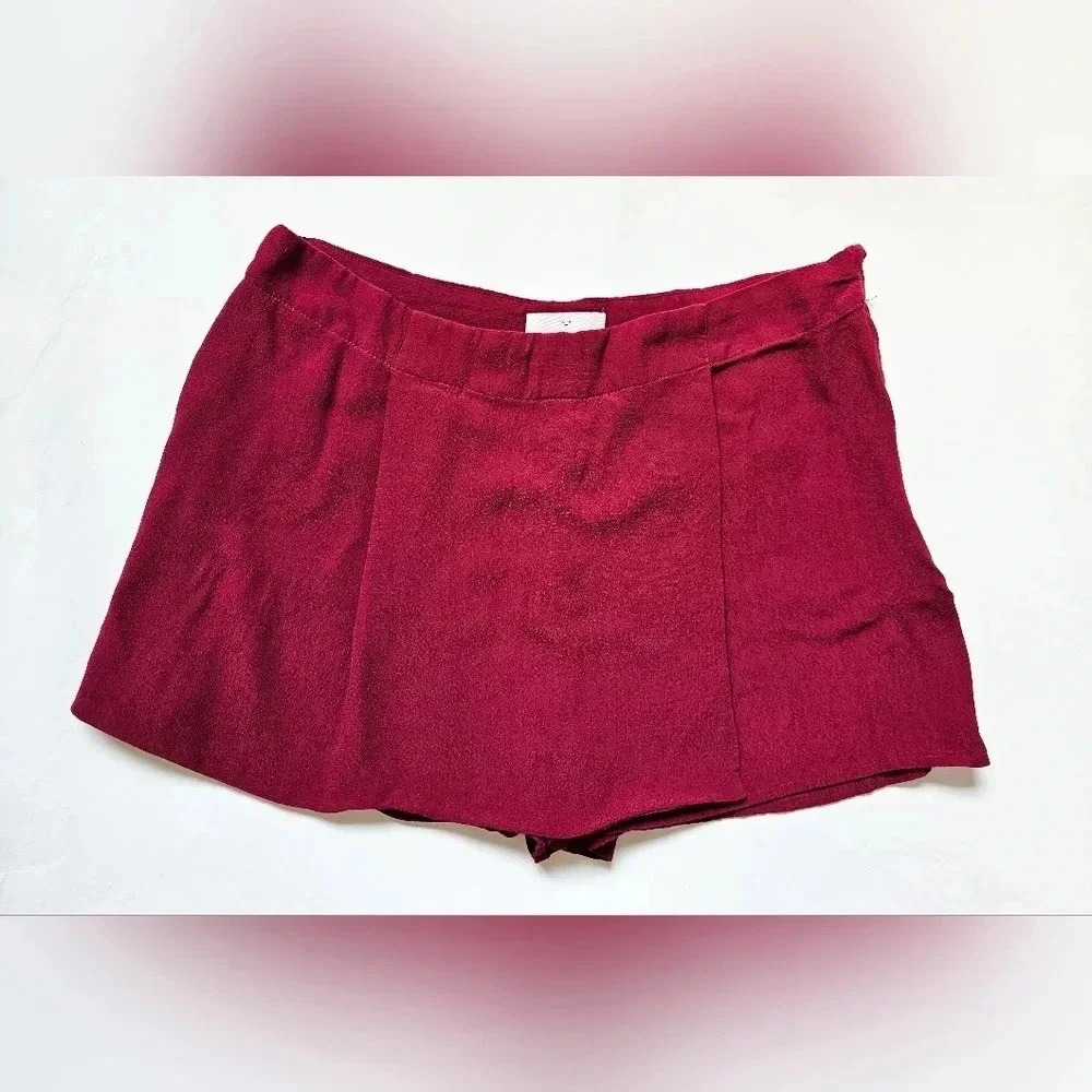 Sunday best Size 6 maroon short Mini skort aritzia